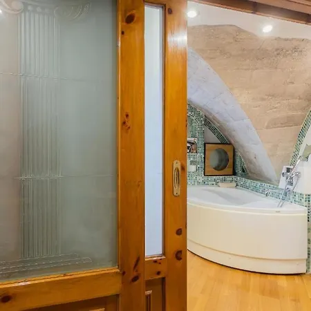 Palazzo Di Citta * Bari