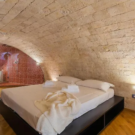 Palazzo Di Citta * Bari