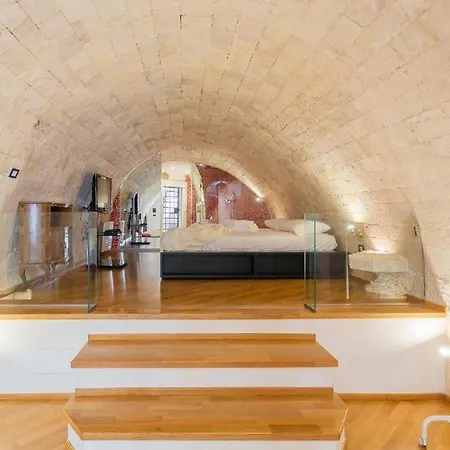 Palazzo Di Citta * Bari