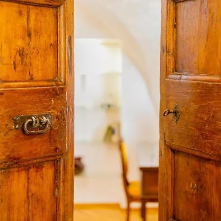 Palazzo Di Citta Bari